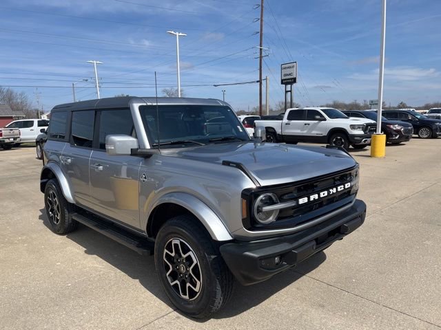 Used 2022 Ford Bronco Outer Banks image 3