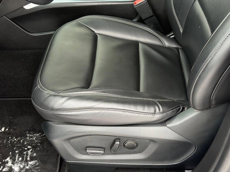 Certified 2023 Ford Explorer XLT w/ Equipment Group 202A image 21