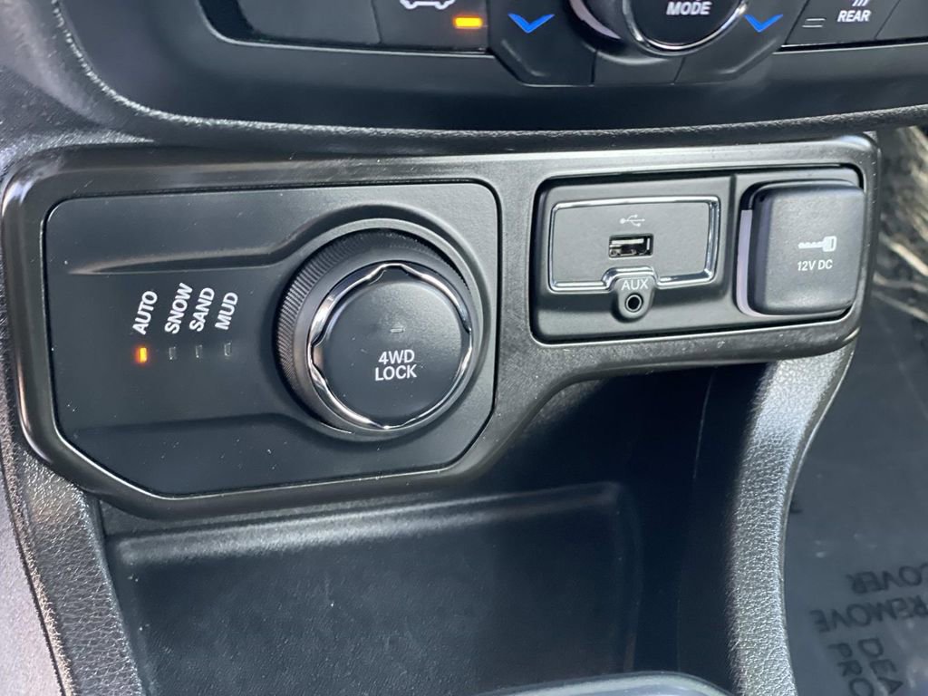 Used 2021 Jeep Renegade Sport image 16