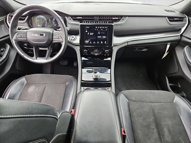 Used 2023 Jeep Grand Cherokee L Laredo RWD image 16
