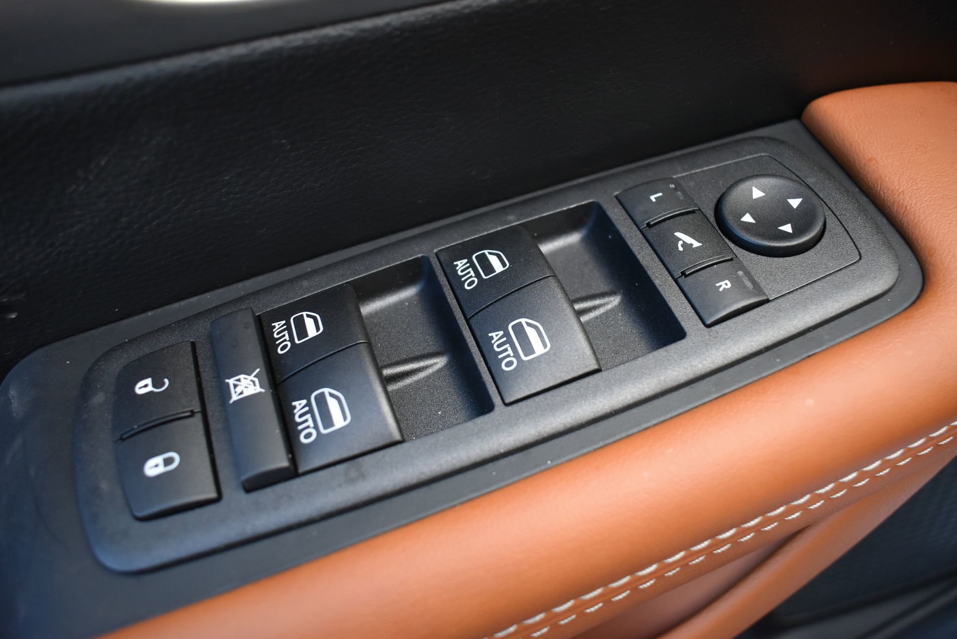 New 2026 Chrysler Pacifica Pinnacle image 13