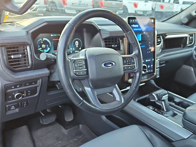 Used 2022 Ford F150 Lightning Lariat image 15