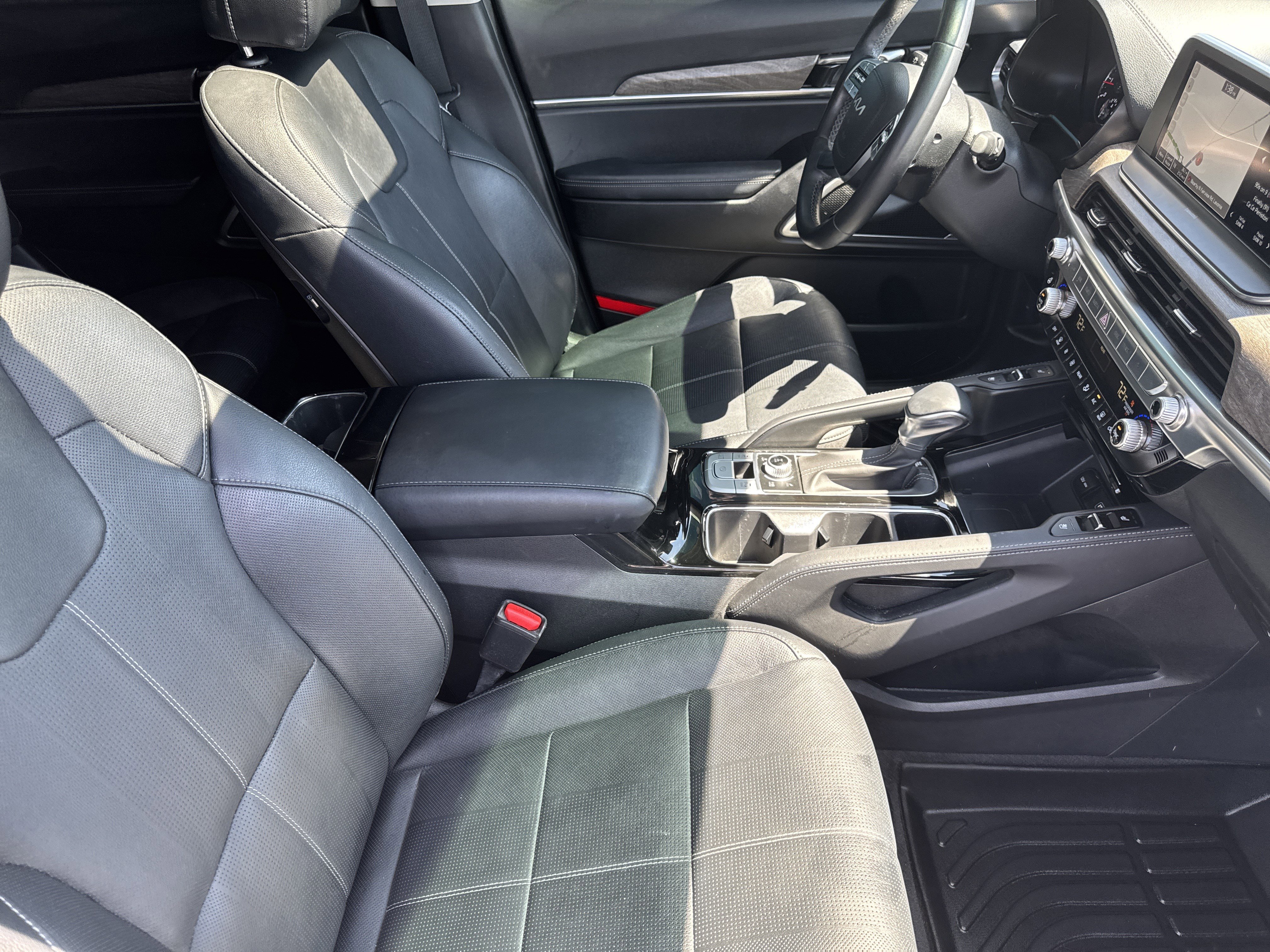 Used 2022 Kia Telluride EX w/ EX Premium Package AWD/4WD image 17