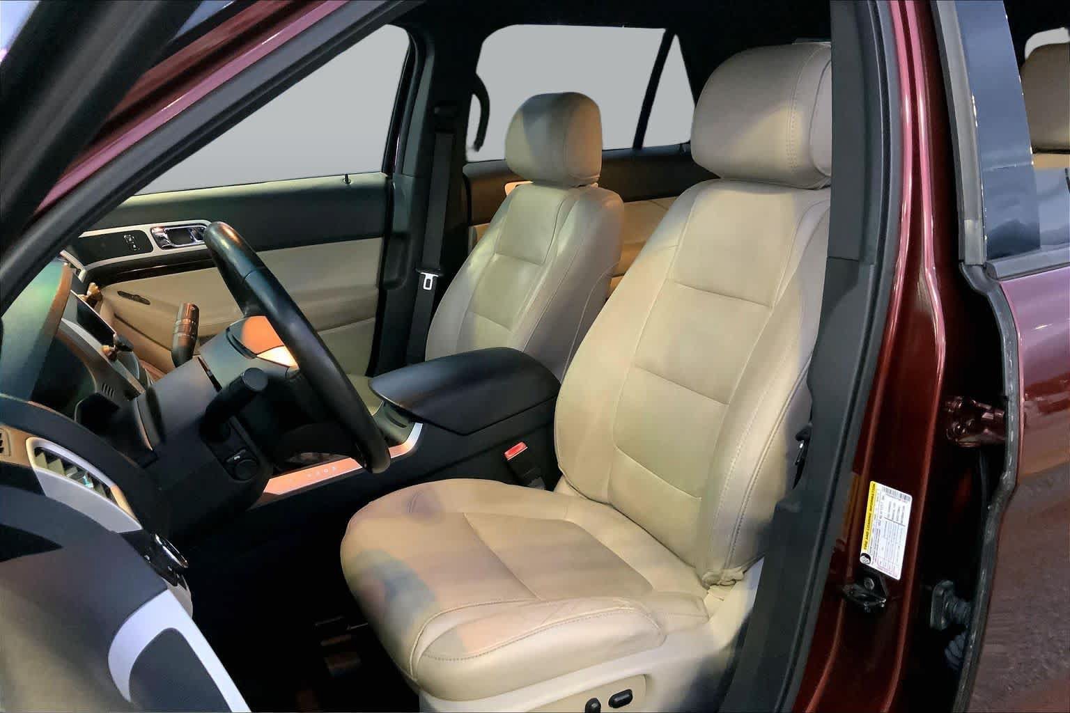 Used 2015 Ford Explorer Limited w/ Equipment Group 301A AWD/4WD image 7