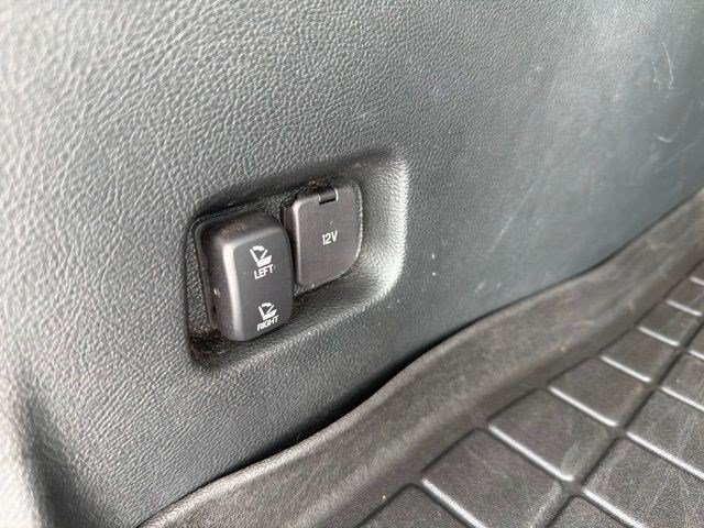 Used 2018 Ford Edge Titanium w/ Equipment Group 301A AWD/4WD image 16