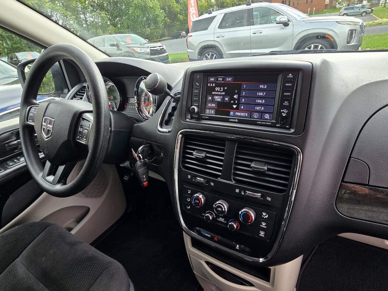 Used 2018 Dodge Grand Caravan SE w/ UConnect Hands-Free Group FWD image 35