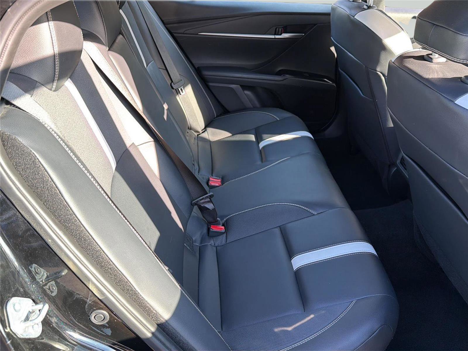 Used 2025 Toyota Camry SE FWD image 25