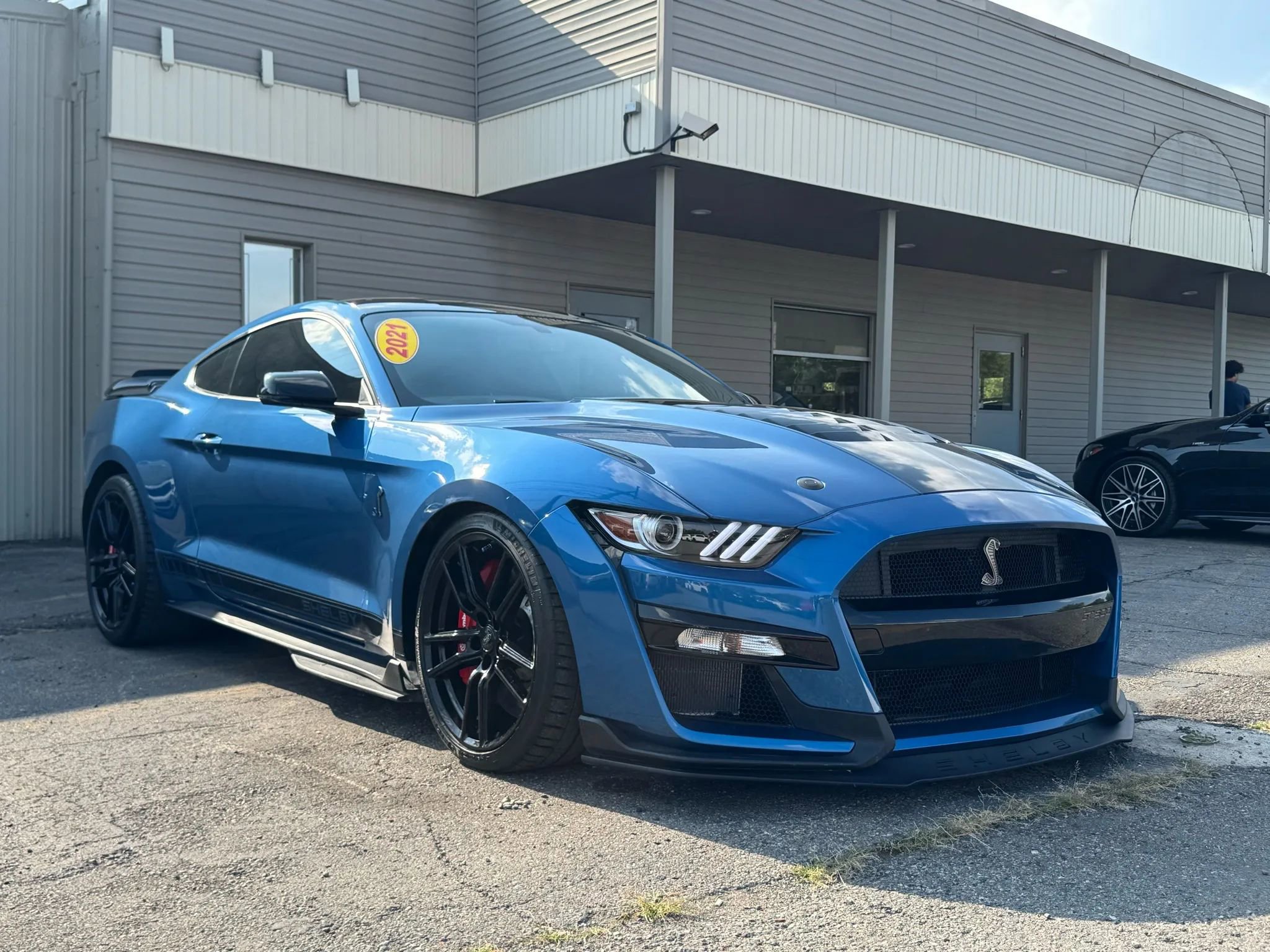 Used 2021 Ford Mustang Shelby GT500 w/ Technology Package image 3