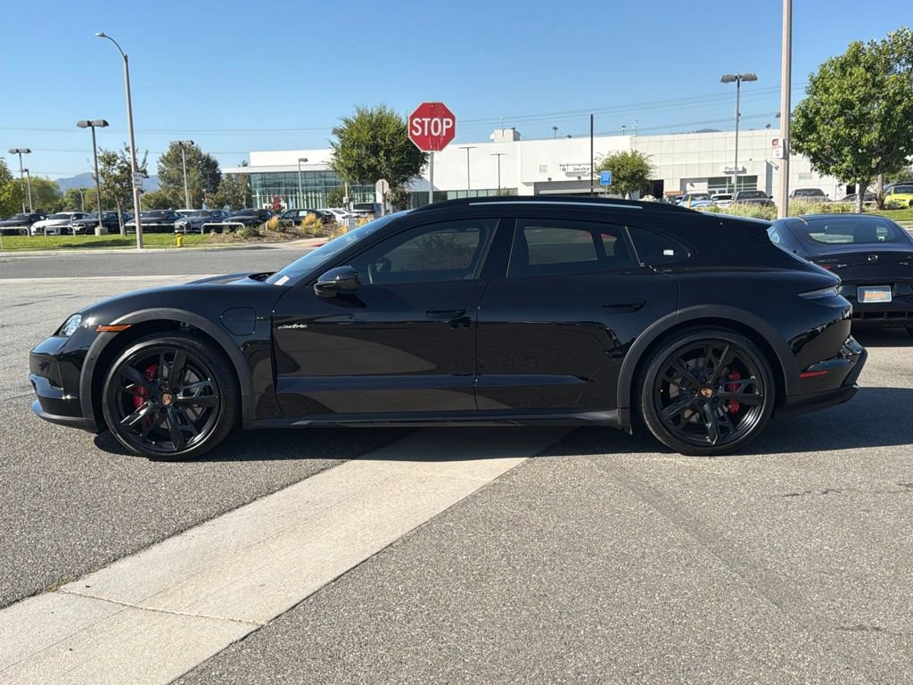 Used 2025 Porsche Taycan 4S AWD/4WD image 11