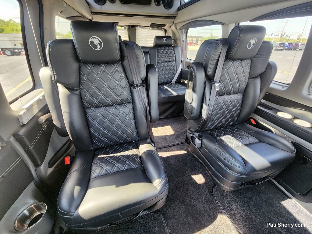 Used 2023 Chevrolet Express 2500 image 7