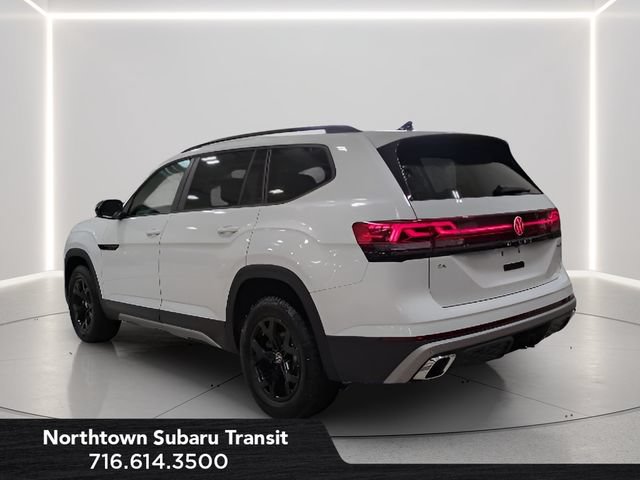 Used 2025 Volkswagen Atlas Peak Edition SE AWD/4WD image 3