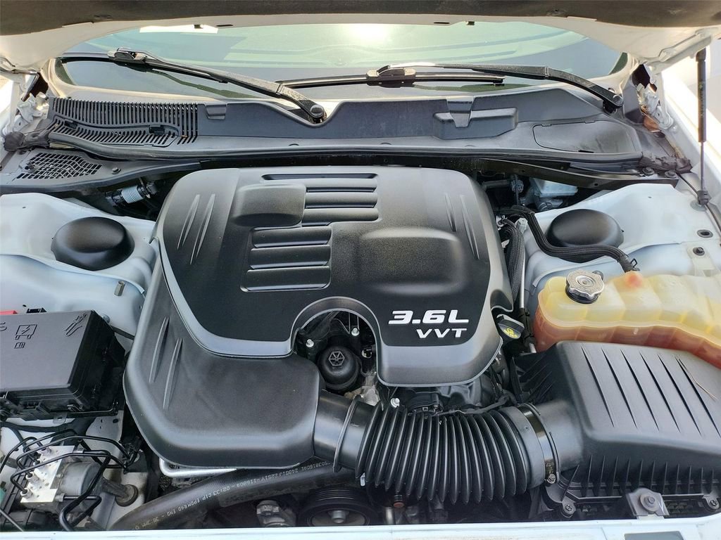 Used 2021 Dodge Challenger SXT w/ Driver Convenience Group RWD image 20