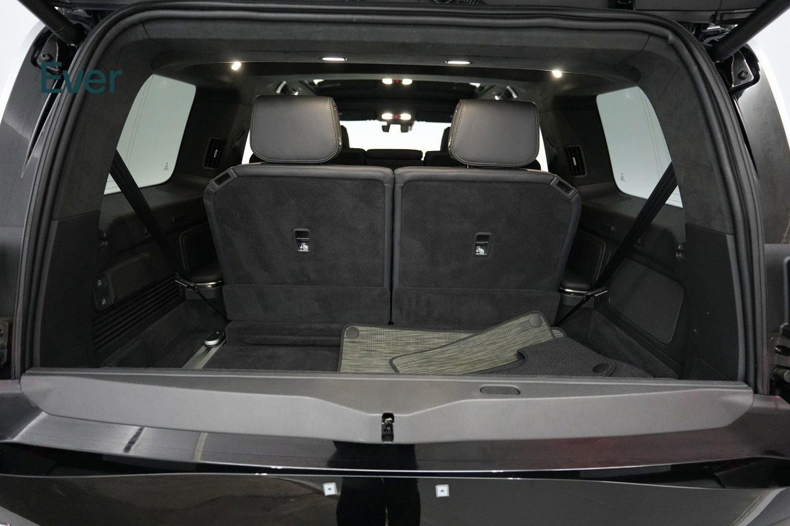 Used 2024 Rivian R1S Adventure image 24