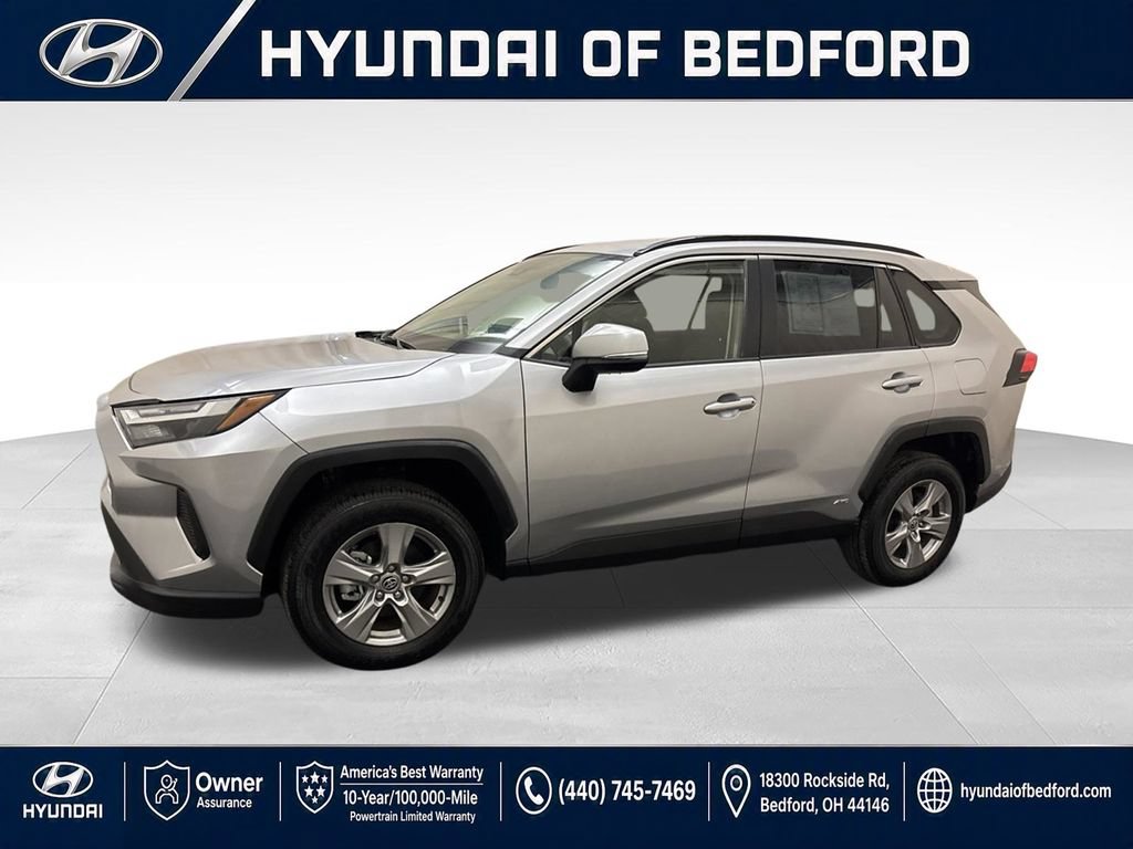 Used 2025 Toyota RAV4 XLE AWD/4WD image 10