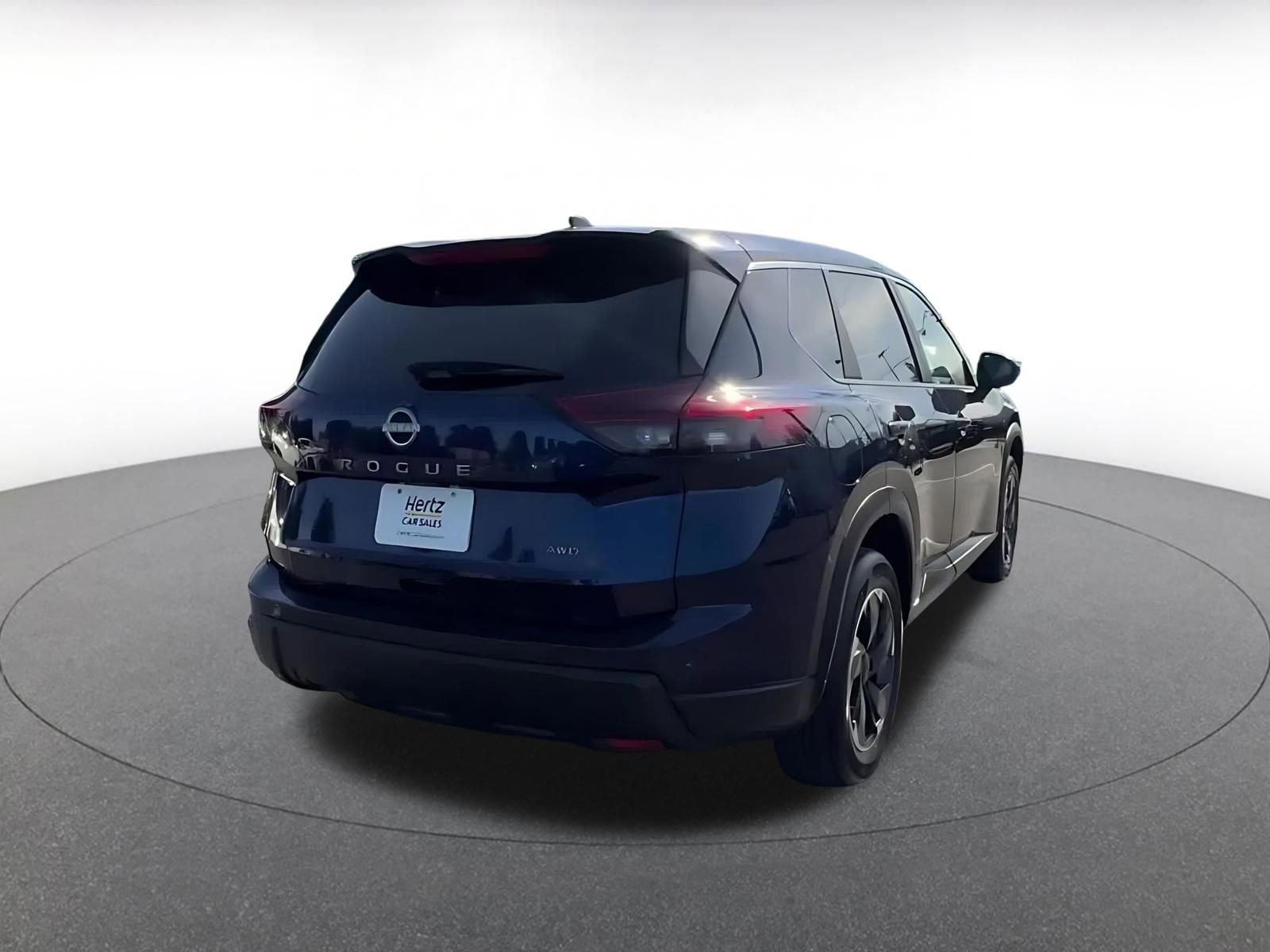 Used 2025 Nissan Rogue SV image 14