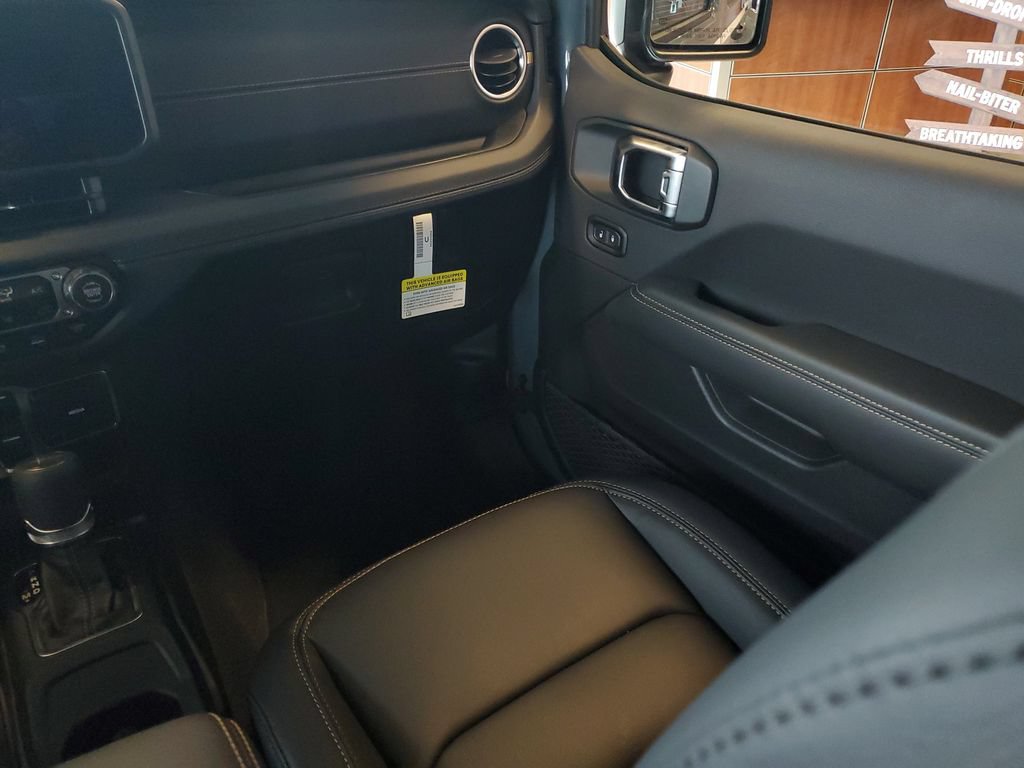 New 2026 Jeep Gladiator Sport AWD/4WD image 21