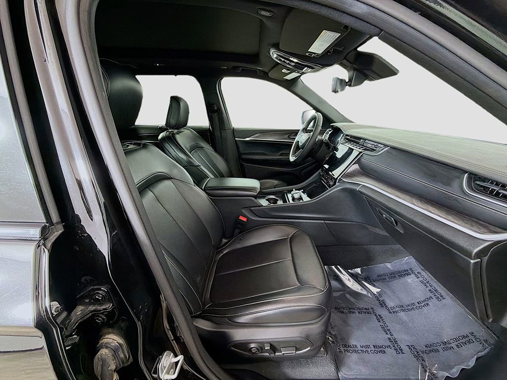 Used 2024 Jeep Grand Cherokee L Limited w/ Luxury Tech Group II image 26