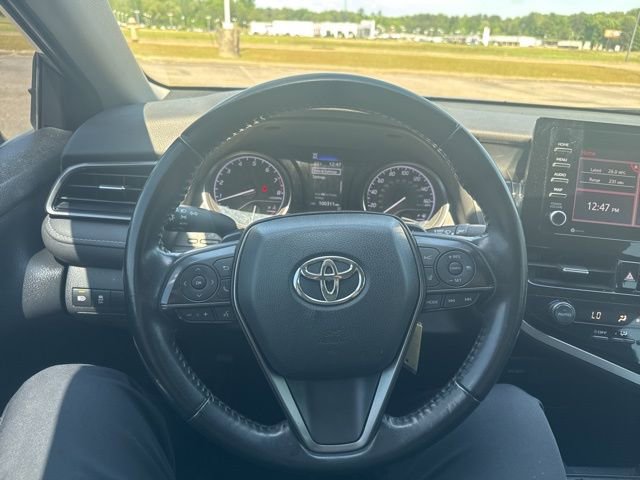 Used 2021 Toyota Camry SE image 18