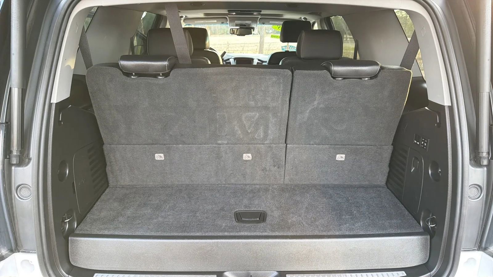 Used 2018 GMC Yukon SLT w/ Premium Edition image 17