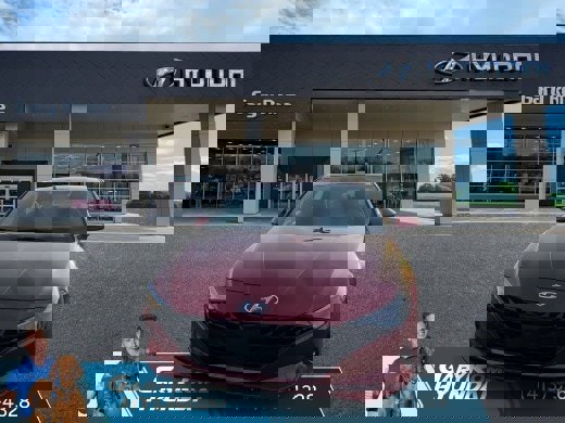 Used 2023 Hyundai Elantra SEL FWD image 2