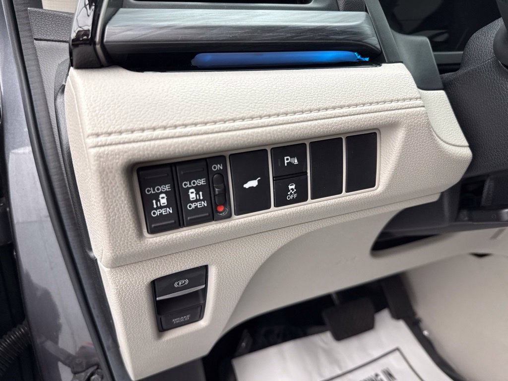 Certified 2025 Honda Odyssey Elite image 19