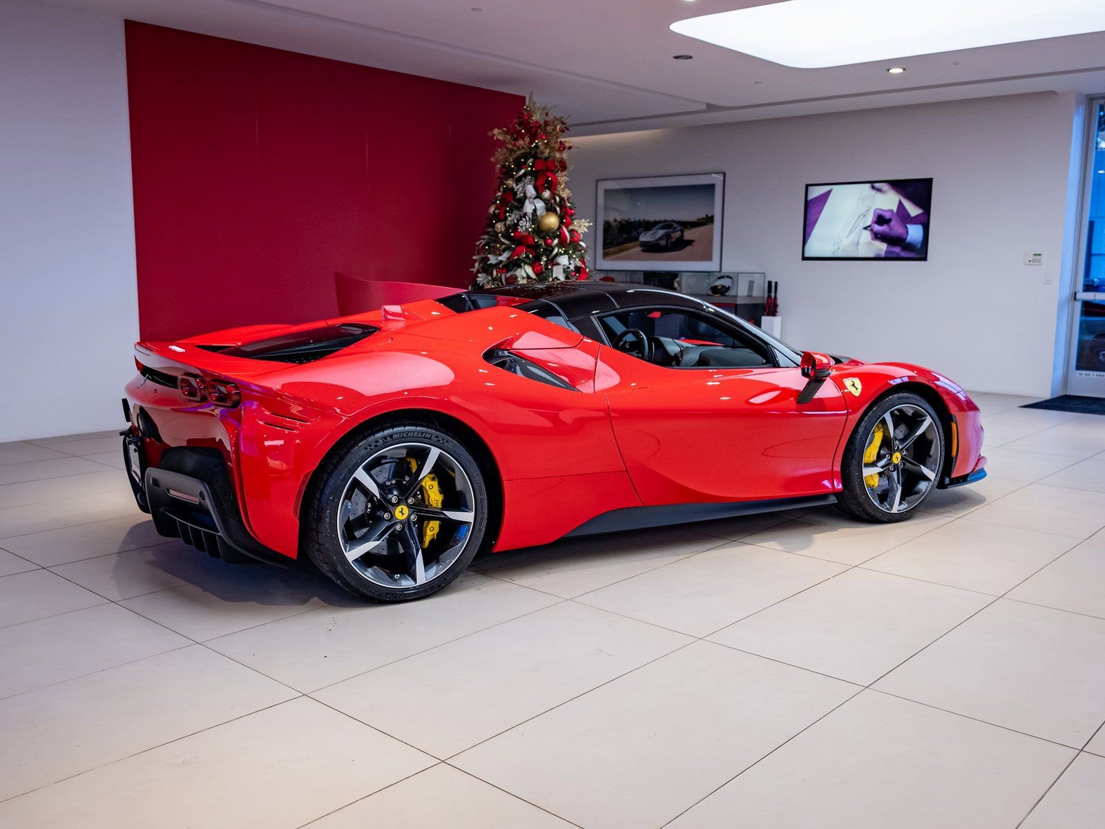 Certified 2025 Ferrari SF90 Spider image 31