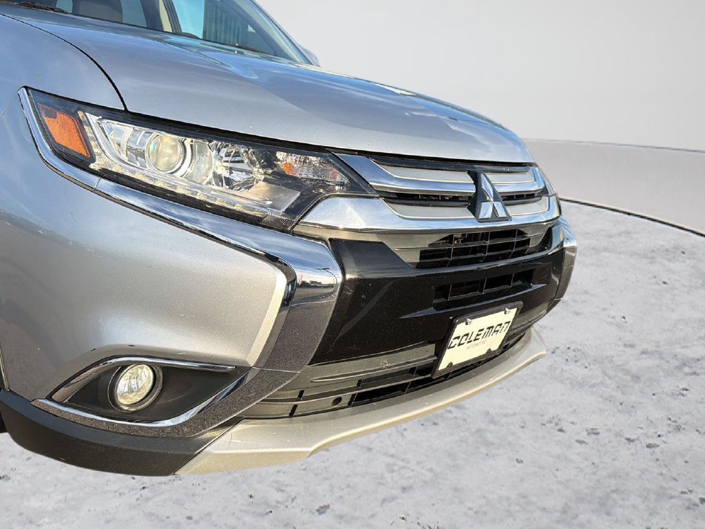 Used 2016 Mitsubishi Outlander SE AWD/4WD image 8