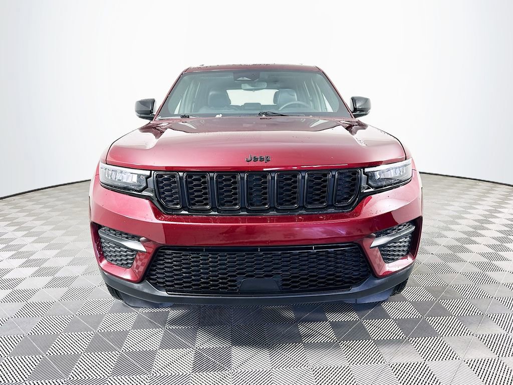 Certified 2024 Jeep Grand Cherokee Altitude image 4