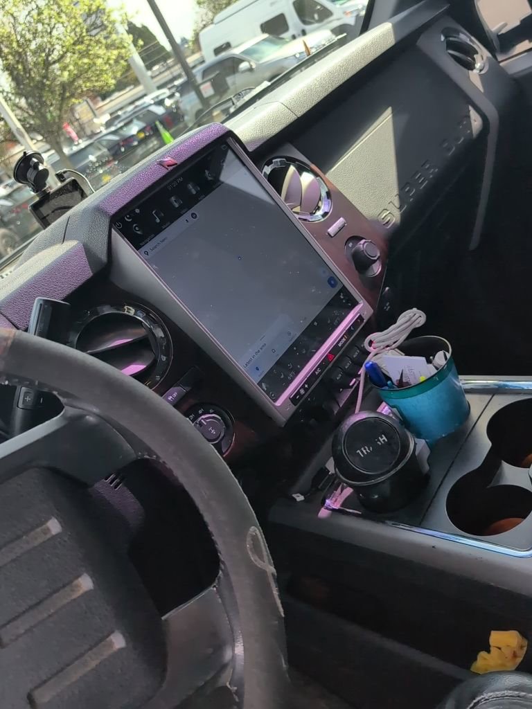 Used 2014 Ford F350 Lariat image 6