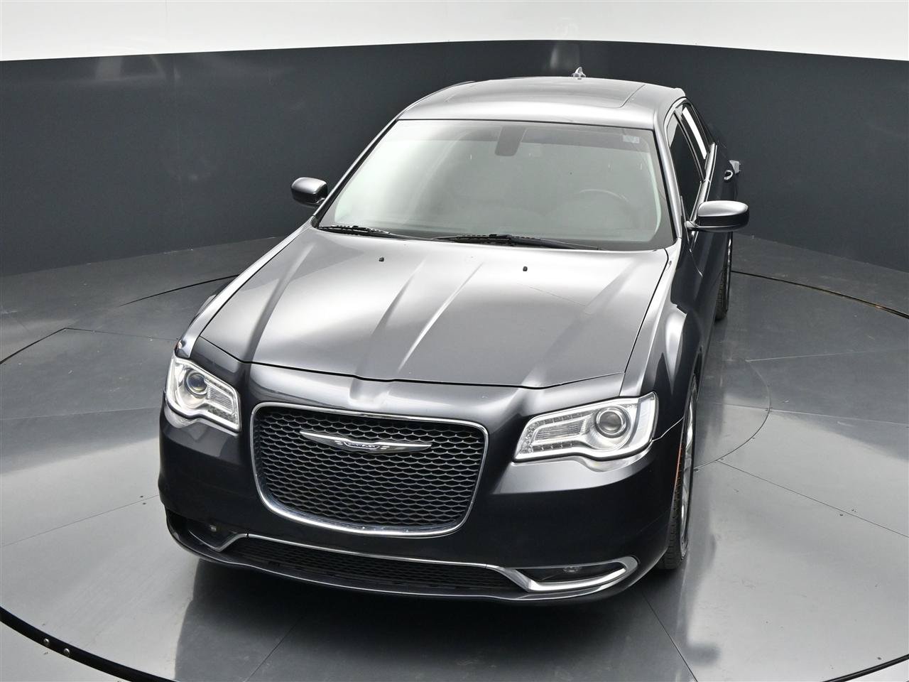Used 2017 Chrysler 300 Limited w/ Value Package AWD/4WD image 19