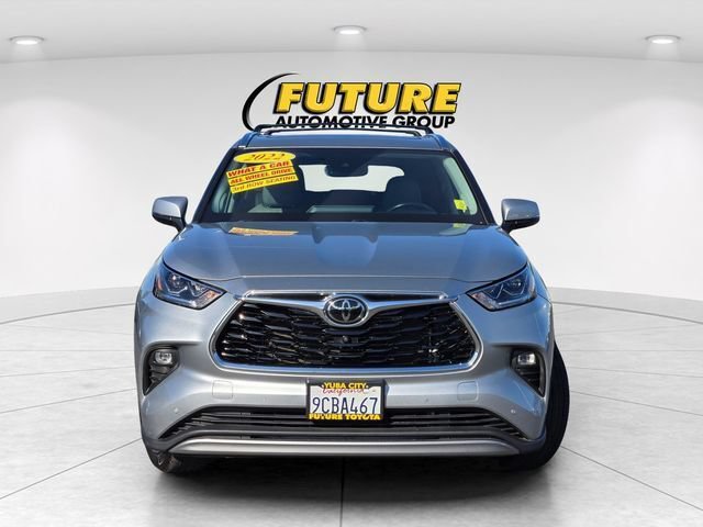 Used 2022 Toyota Highlander Platinum AWD/4WD image 2
