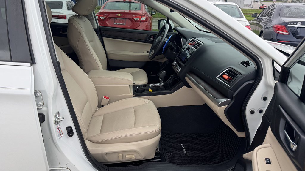 Used 2017 Subaru Outback 3.6R Limited image 30