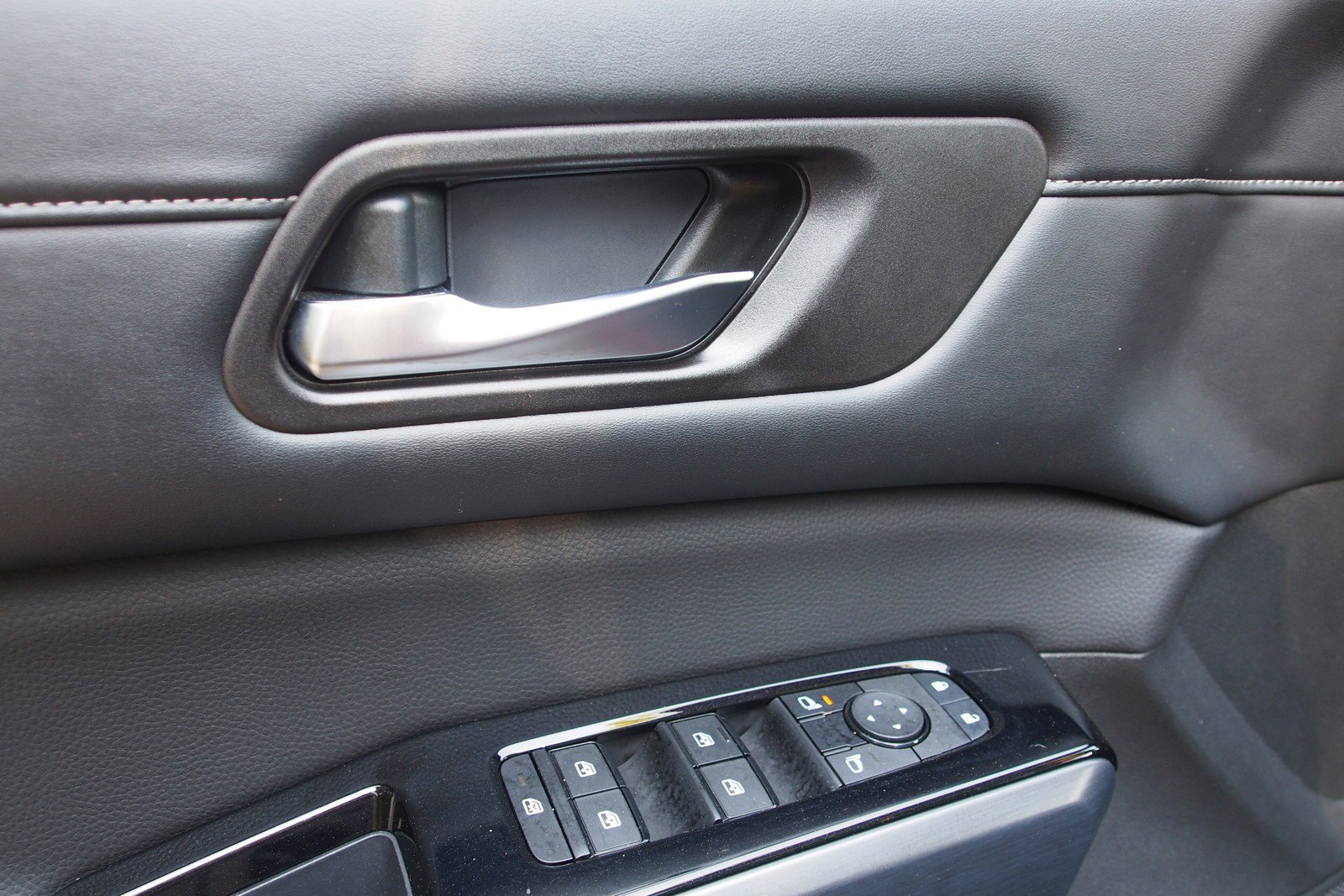 Used 2024 Nissan Pathfinder SL w/ SL Premium Package image 21