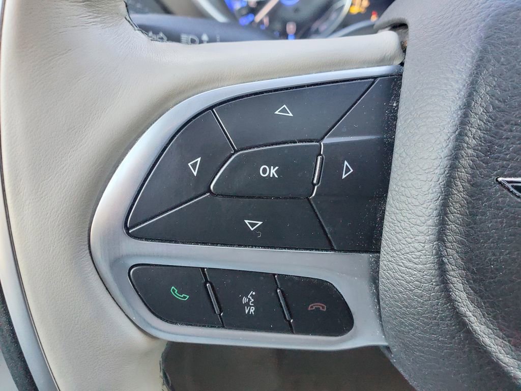 Used 2019 Chrysler Pacifica Limited w/ Tire & Wheel Group image 20