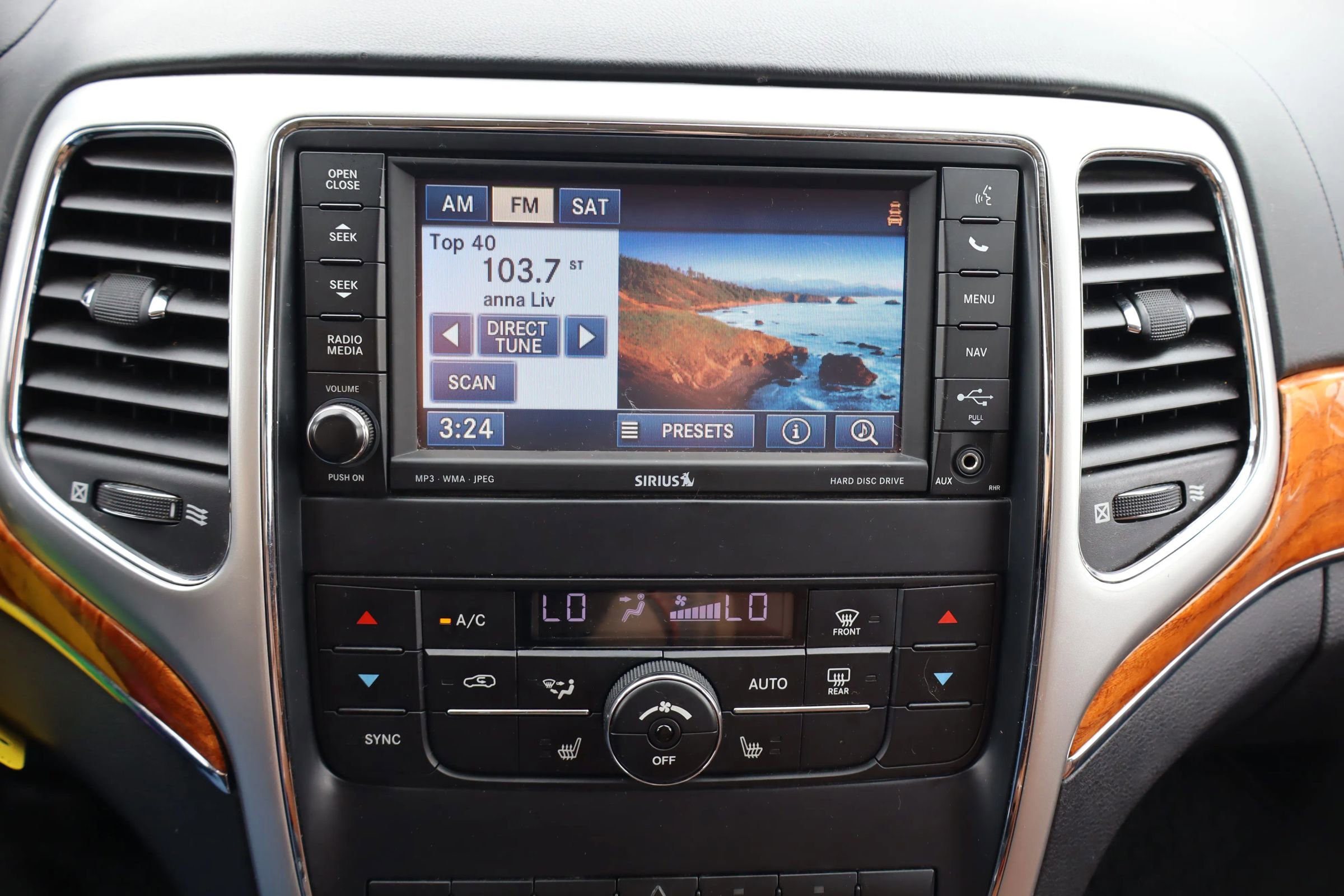 Used 2012 Jeep Grand Cherokee Overland image 25