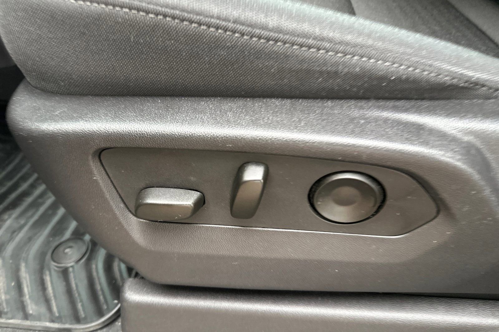 Certified 2024 Chevrolet Silverado 1500 Custom image 12