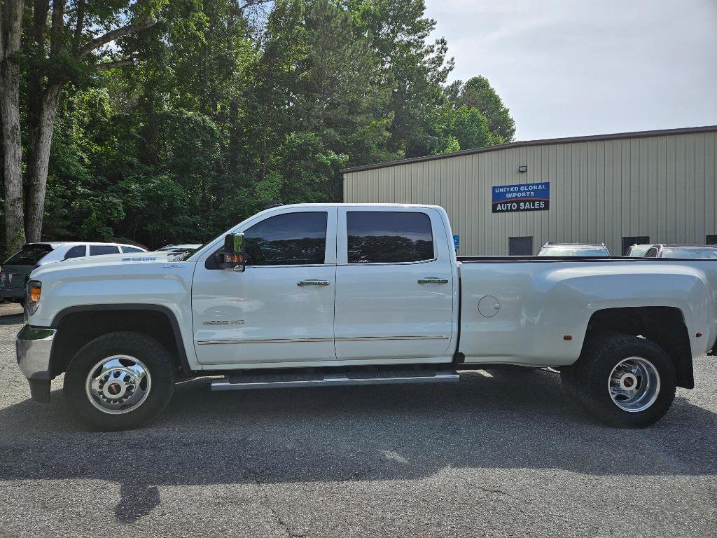 Used 2017 GMC Sierra 3500 SLT w/ Duramax Plus Package AWD/4WD image 2
