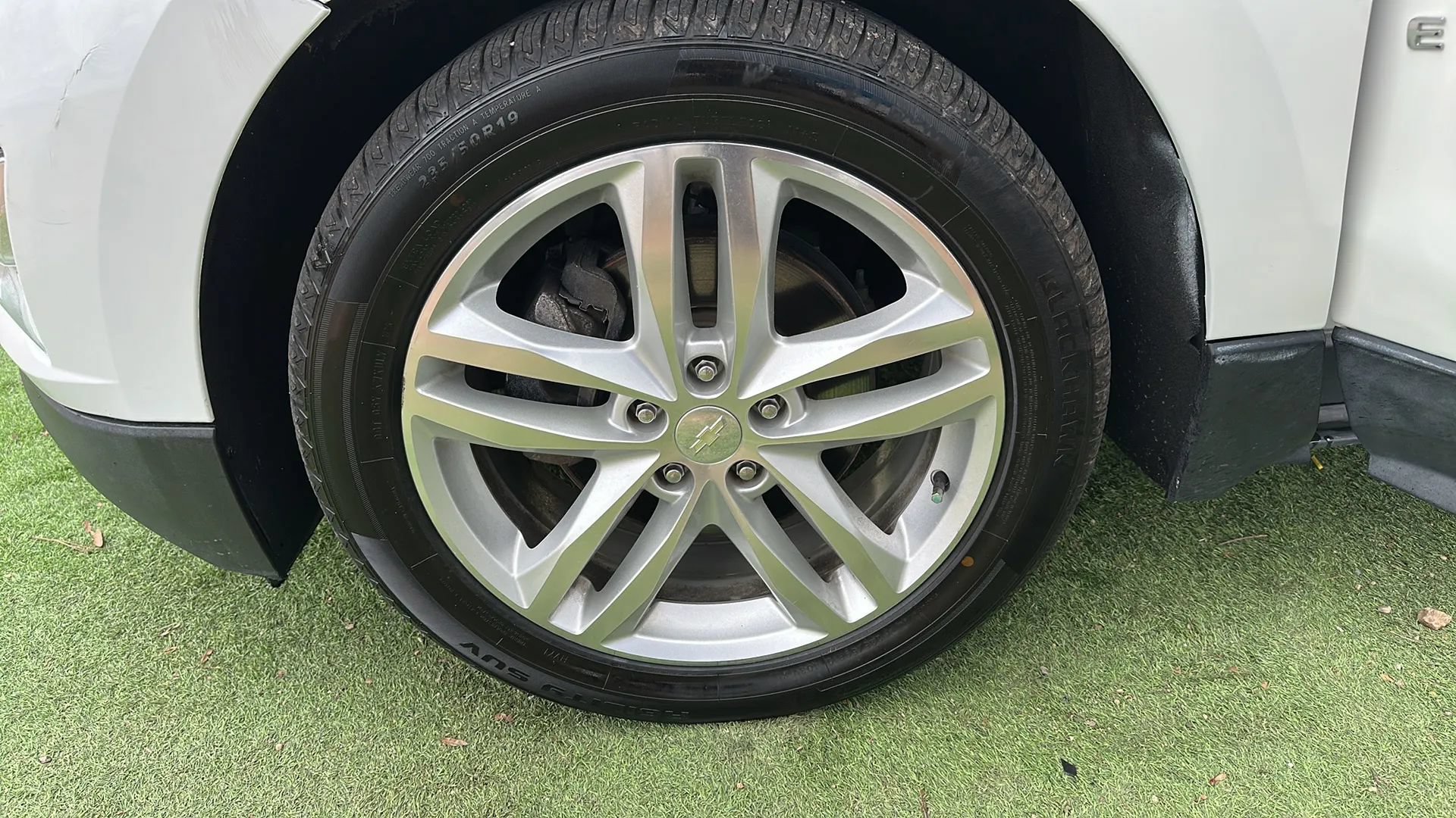Used 2018 Chevrolet Equinox Premier FWD image 47