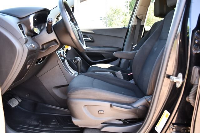 Used 2017 Chevrolet Trax LS FWD image 13