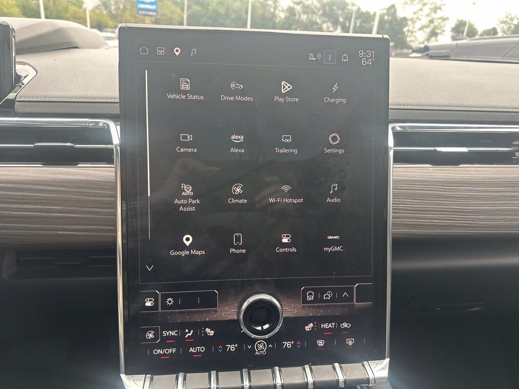 Used 2024 GMC Sierra EV Denali AWD/4WD image 18