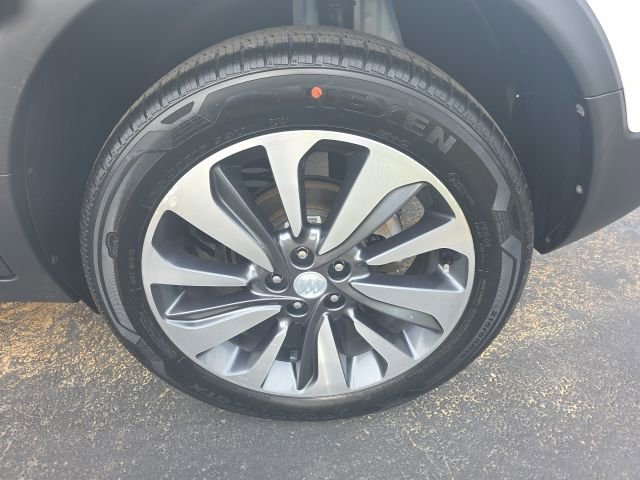 Used 2022 Buick Encore Preferred w/ Safety Package image 11