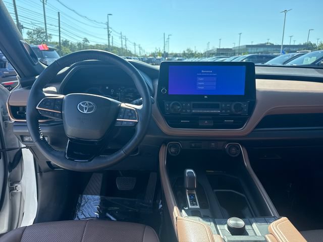 Used 2024 Toyota Grand Highlander AWD Hybrid image 15