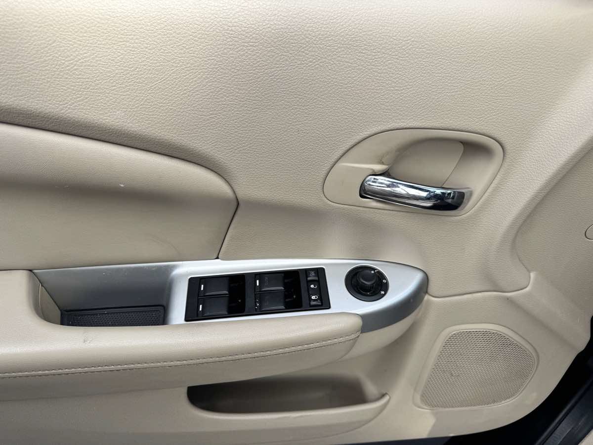 Used 2013 Chrysler 200 Limited FWD image 39