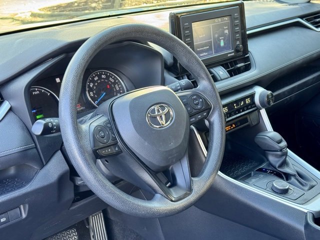 Used 2022 Toyota RAV4 LE image 22