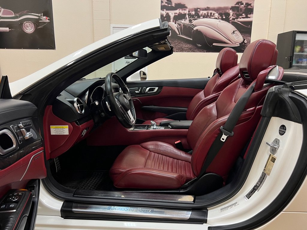 Used 2013 Mercedes-Benz SL 550 w/ Premium Pkg image 31