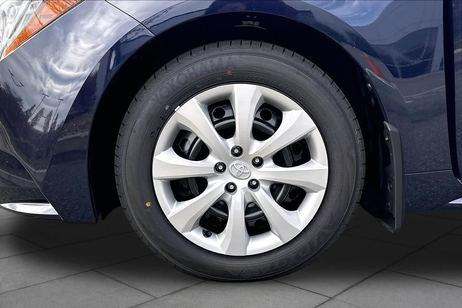New 2027 Toyota Corolla LE FWD image 11