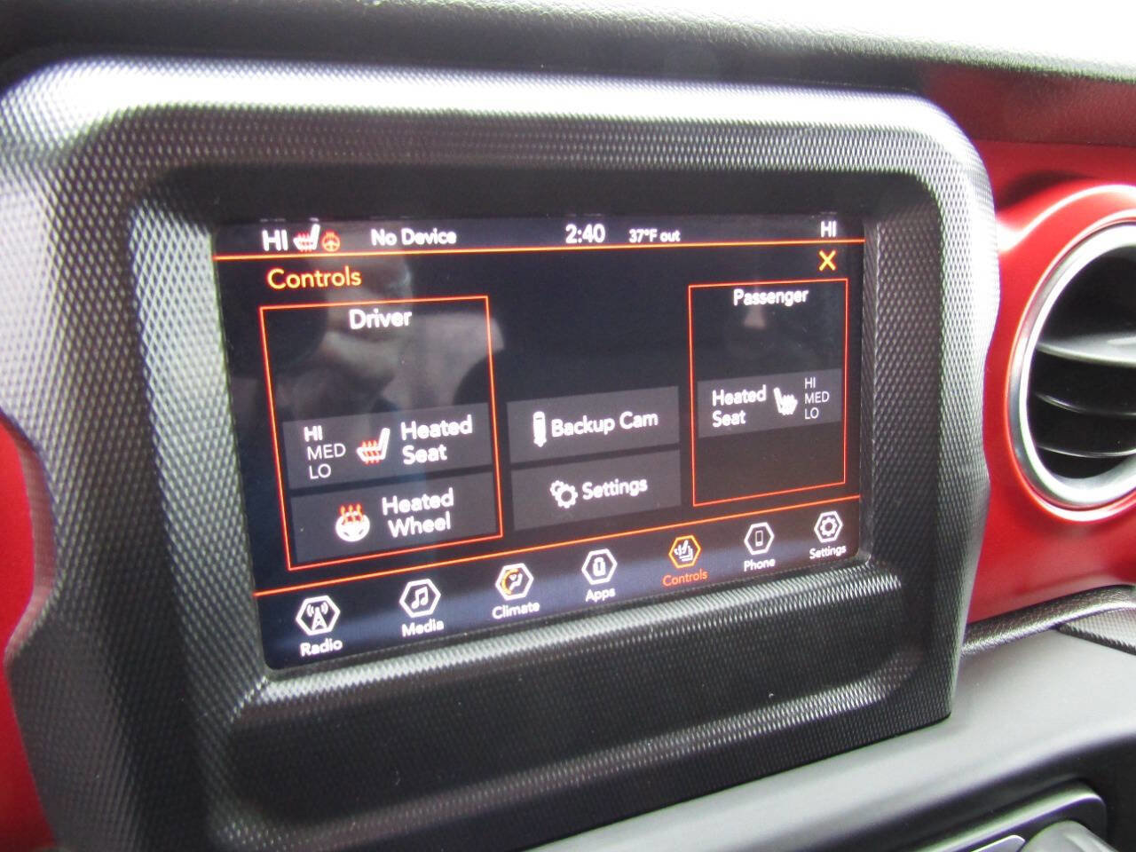 Used 2018 Jeep Wrangler Rubicon w/ Cold Weather Group image 15