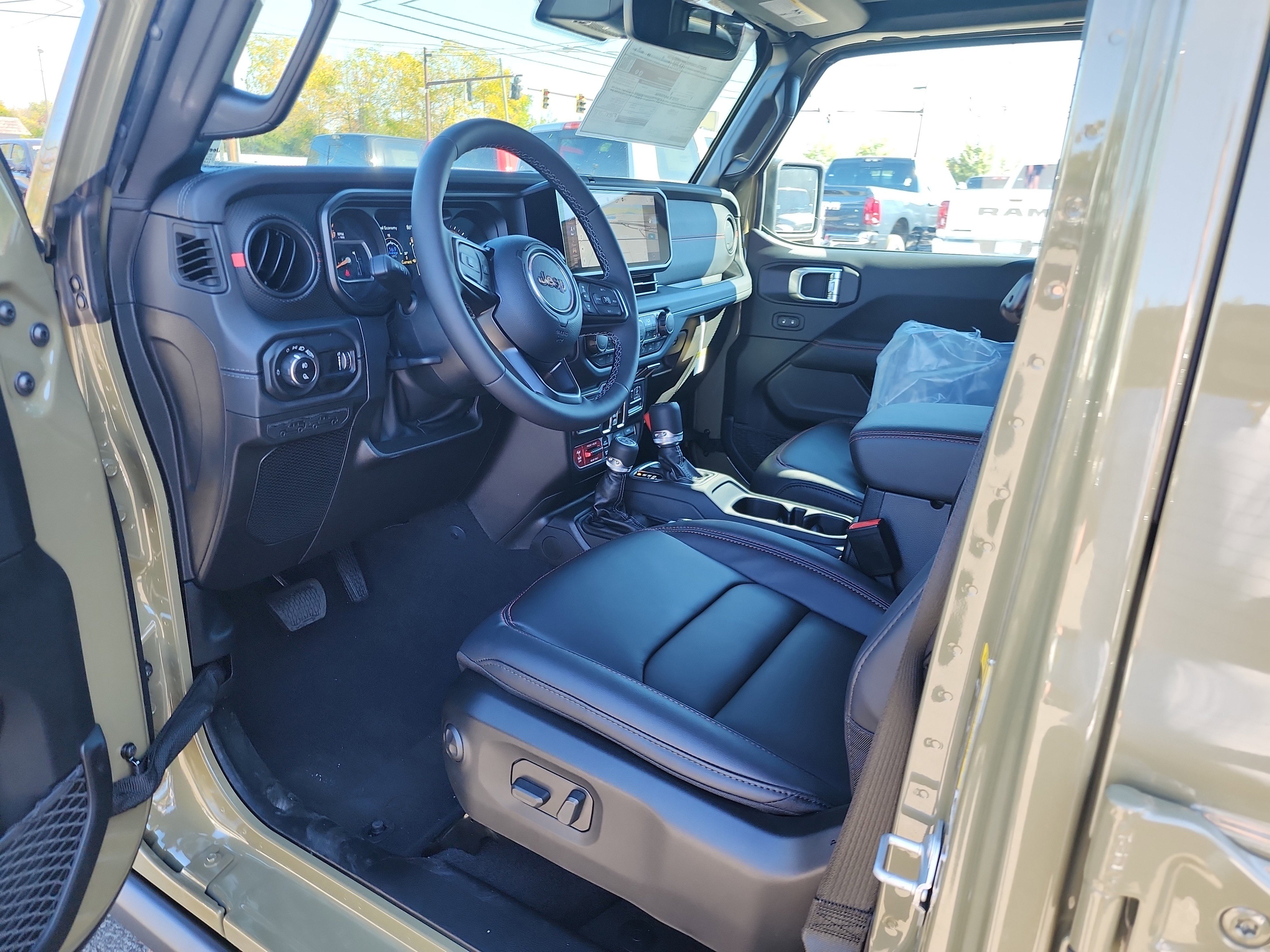 New 2025 Jeep Gladiator Rubicon image 3