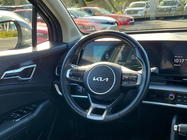 Used 2025 Kia Sportage EX w/ Premium Package FWD image 3