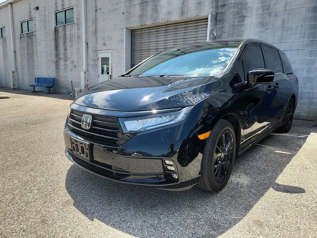 Used 2024 Honda Odyssey Sport image 3